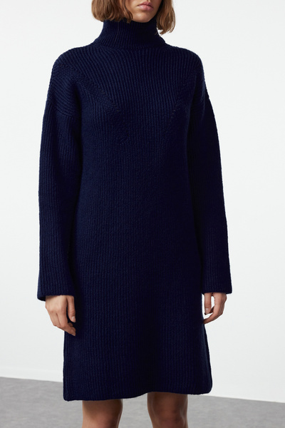 Trendyol Collection Sötétkék kötöttáru mini pulóver ruha - állógallér, puha textúra TWOAW24EL00058