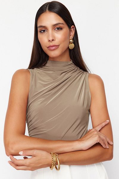 Trendyol Collection Mink Zero Sleeve Gathered Body Fitted Ευέλικτη Πλεκτή Μπλούζα TWOSS24BZ00486