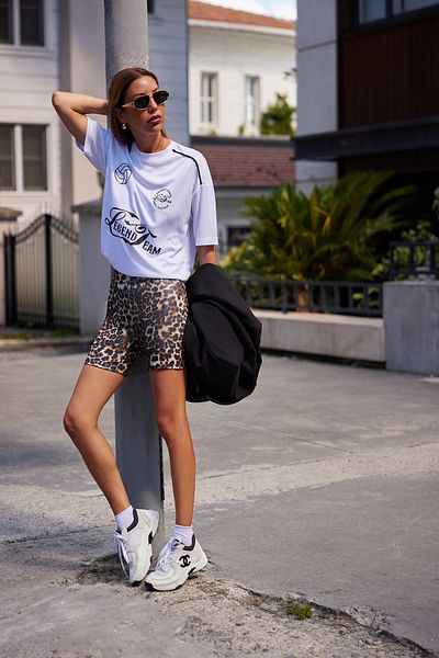 Trendyol Collection Push-Up-Sportshorts mit weitem Bund und Leopardenmuster - Extra Recovery THMSS24TY00047