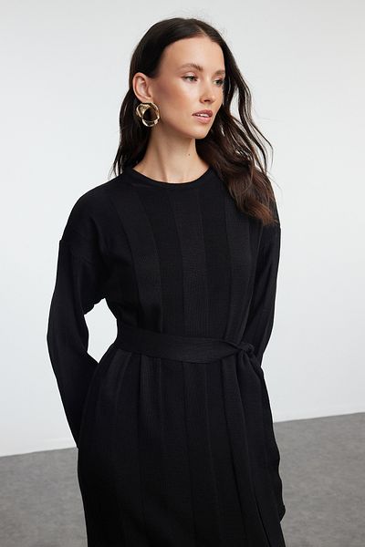 Trendyol Modest Široké šňůrové černé úpletové šaty - TCTAW25EB00037