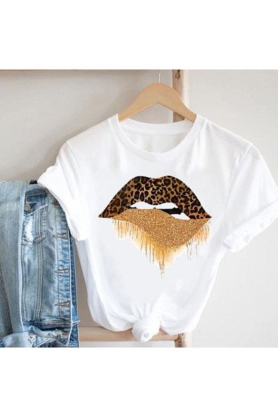 Pink Sky Leopard Trendy Lip Printed T-shirt