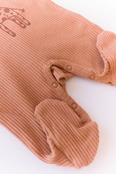 LAVORE Unisex Brown Baby Jumpsuit with Ribbed Giraffe Pattern