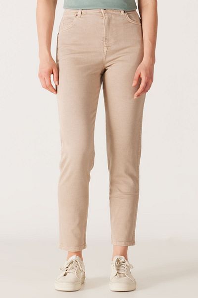 WRANGLER High Waist Stretchy Beige Trousers -MomFit Skinny Leg