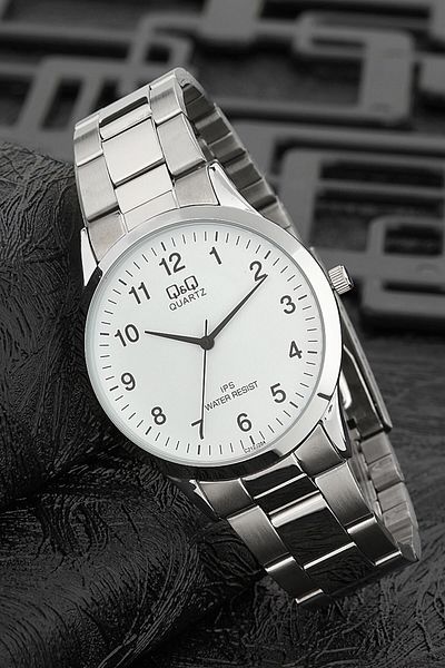 Q&Q Men's Grey MetallicRetroWatch - Thin Plain Edge, Steel Matte, Luminous Gradient Cord Sleeve