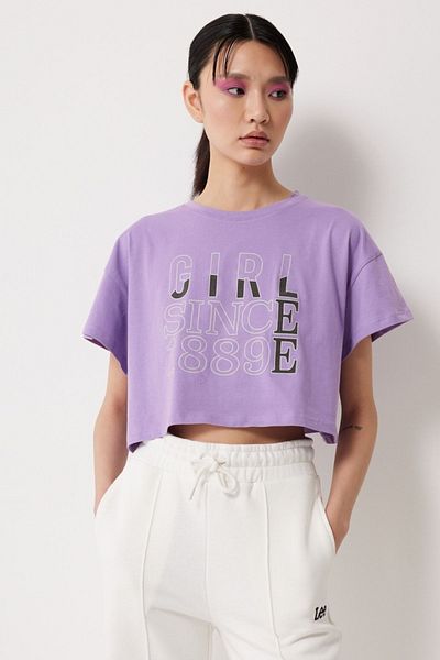 Lee Bequemer Schnitt – Lila T-Shirt mit Rundhalsausschnitt aus 100 % Baumwolle