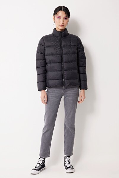 Lee Black Puffer Jacket -RegularFit, Stand Collar