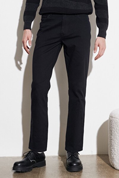 WRANGLER بنطال رجالي أسود مرن من القطن - مقاس مستقيم أصلي، ساق قابلة للانكماش...