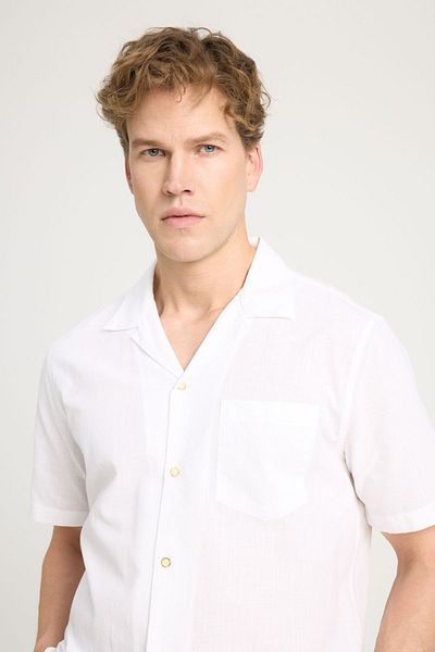 WRANGLER Comfortable Fit - Wide Short Sleeve 100% Cotton White Shirt