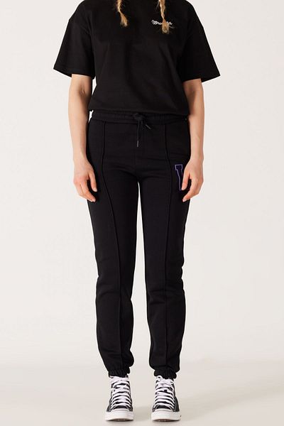 WRANGLER Regular Fit Women's Black Jogger Sweatpants with Fleece Inside and Pockets