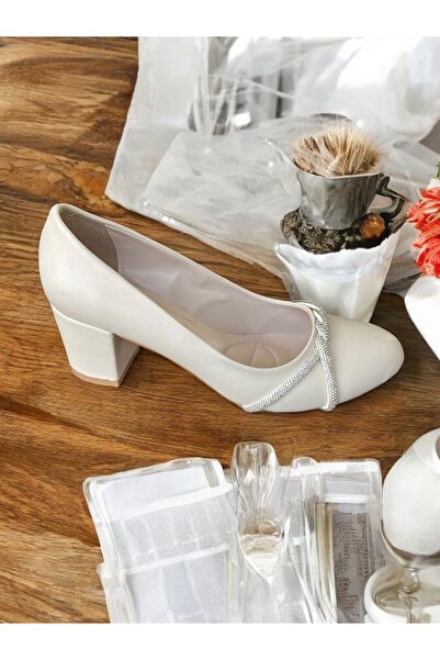 ULUSOY Ρούχα και παπούτσια μοντέλου 77