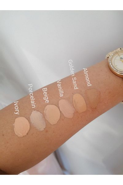 Oriflame Giordani Gold Pure Uphoria Moisturizing and Brightening Foundation 35+ SPF Protected