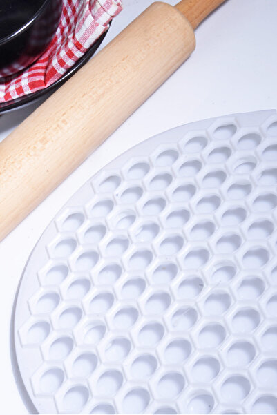 Porselen Diyarı Pratik Mantı Yapma Aparatı - Mantı Hamur Kesme Aparatı Mantı Kalıbı 32 cm