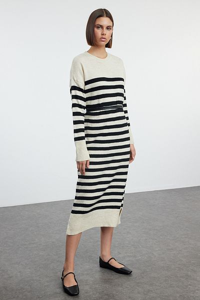 Trendyol Collection Μαλακό πλεκτό φόρεμα με ρίγες από πέτρα - TWOAW25EL00080