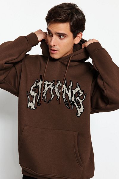 Trendyol Collection Hnědá mikina oversize s vyšívaným nápisem s kapucí – fleece/teplá Tmnaw24Sw00029