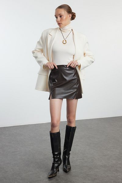 Trendyol Collection Καφέ ψεύτικο δέρμα με σχισμή μίνι υφαντή φούστα TWOAW25ET00062