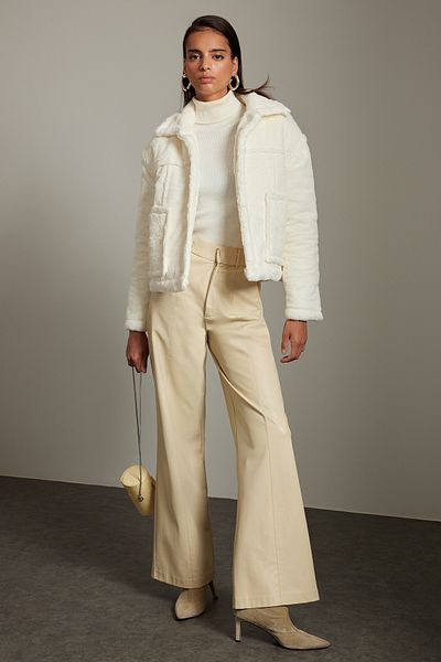 Trendyol Collection Oversize Ecru plyšová bunda - prošívaný detail, Twoaw25Mo00130