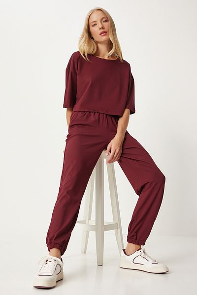 Happiness İstanbul Set aus kurzem T-Shirt und Jogginghose in Weinrot - FN03316