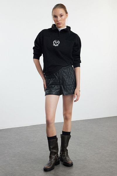 Trendyol Collection Поларена яка с цип - черен бродиран суичър с плътна вътрешна страна TWOAW25SW00125