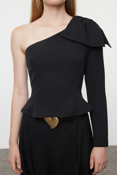 Trendyol Collection Černá tkaná blůza s mašlí Tpraw25Bz00041