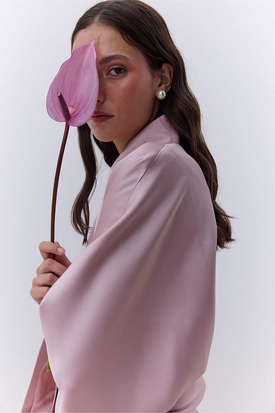 Manuka KIMONO PULVER MIT SATIN-GÜRTEL