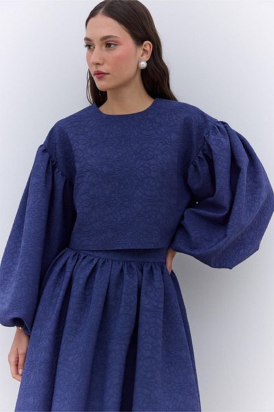Manuka Nachtblaue Abendbluse mit Perlendetails