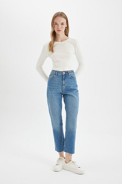 DeFacto Mary Vintage-Jeans mit hoher Taille, knöchellang, ausgeschnittenes Bein, gerade – C7367ax24au