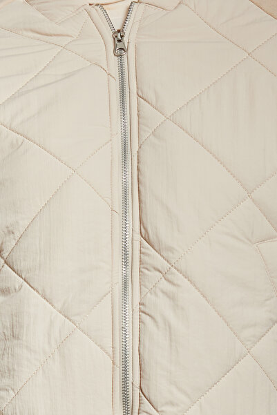 Trendyol Collection Oversize Ecru Bomber Jacket - Detailní razítko, sezónní bunda Twoaw25Mo00061