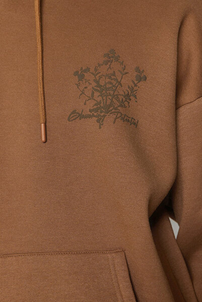 Kolekcia Trendyol Fluffy Flower Printed - Teplá oversize mikina TMNAW24SW00100