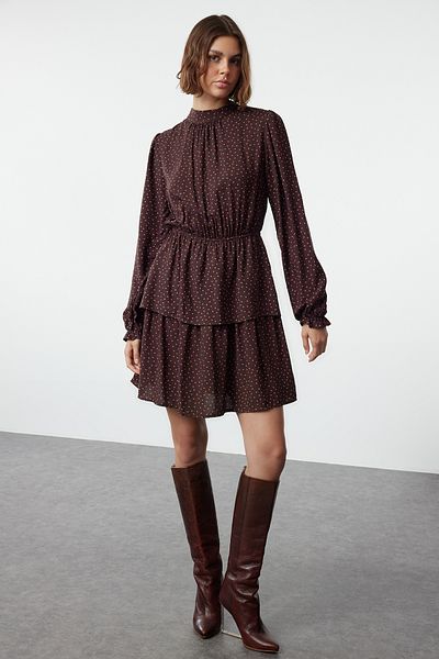 Trendyol Collection Puntíkaté minišaty s výstřihem – Flounce, Hnědá, Twoaw22el0126