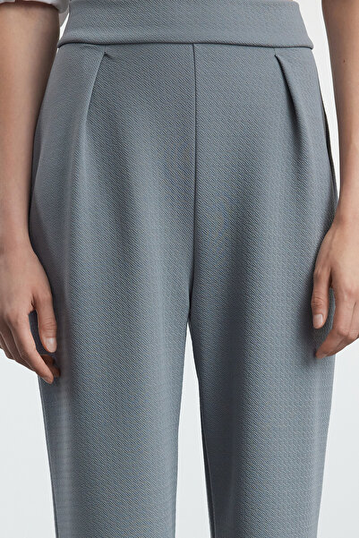 Trendyol Collection Comfortable Cut Gray Pleated Wide Leg Trousers - TWOSS24PL00038