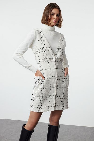Trendyol Collection Šaty Ecru Mini Gilet s výstřihem do V – kostkovaný pléd, Twoaw21el0319
