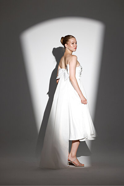 Tangül&Ali'S Moda Evi Λευκό Midi Monorail Φόρεμα