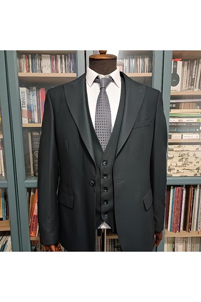 Querinca Large Size Suit with Smoked Vest (collar Trim and Tie with Handkerchief)