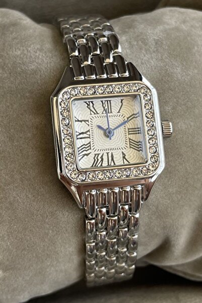 Leerybee Women's Silver Color Wristwatch