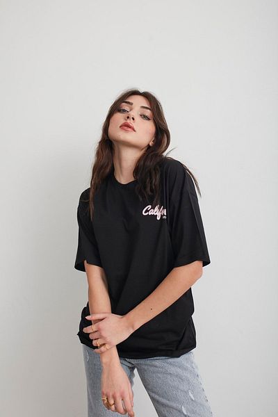 Mad&Calf Дамска тениска Oversize с черна калифорнийска щампа