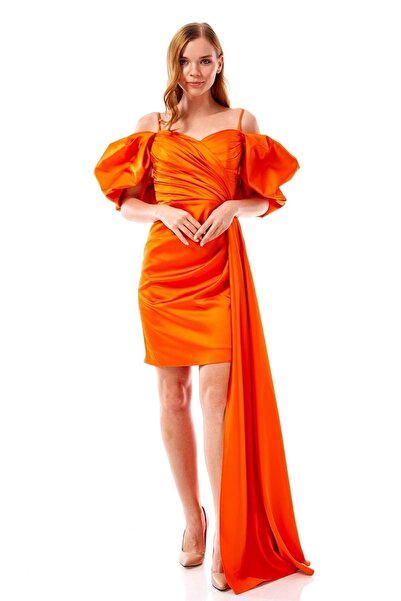 Elbisemhazır Askılı Düşük Kol Pelerin Detaylı Saten Abiye Elbise