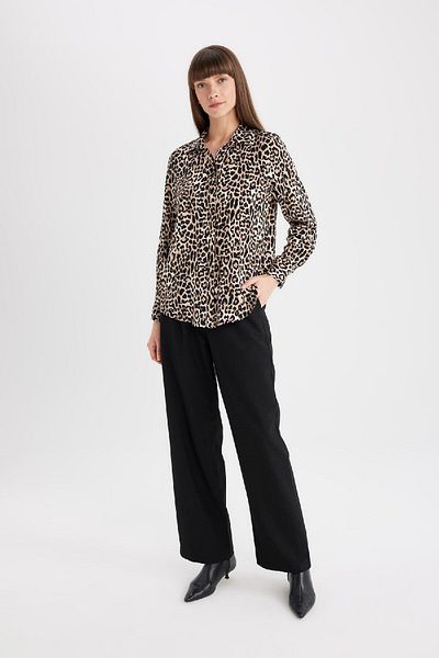 DeFacto Langarmshirt mit Leopardenmuster und normaler Passform I8266AZ24AU