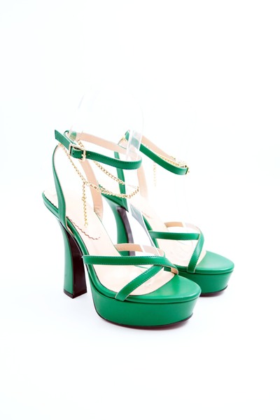 Tenau Pantofi cu toc de damă din piele naturală