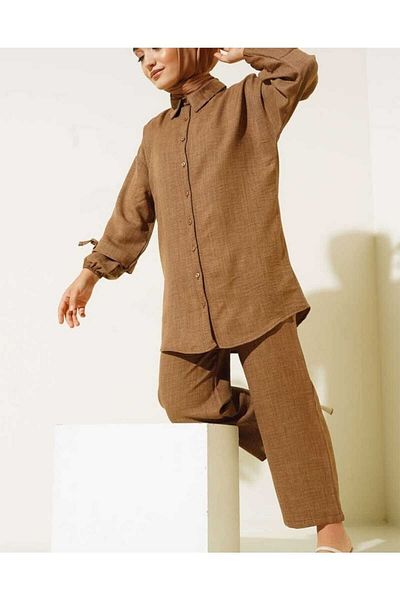 Tegoe Buttoned Two-shaped Suit with Wrist Laces