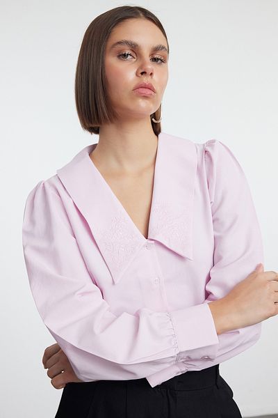 Trendyol Collection Light Pink Large Collar and Embroidery Detailed Regular Regular Fit Shirt Twoaw25Go00009