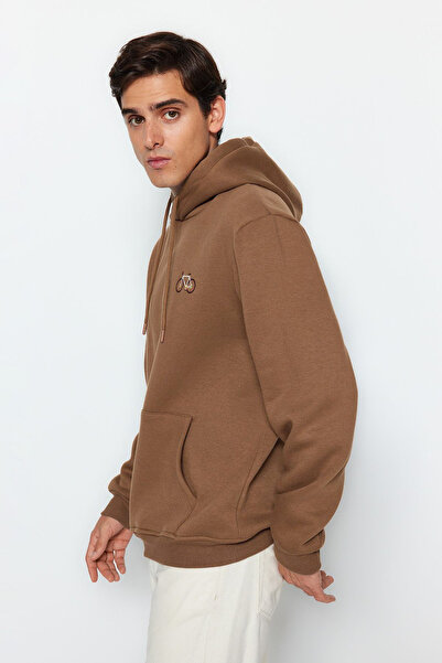 Trendyol Collection Кафяв поларен суитшърт с минимална бродерия - стандартна кройка TMNAW24sw00096