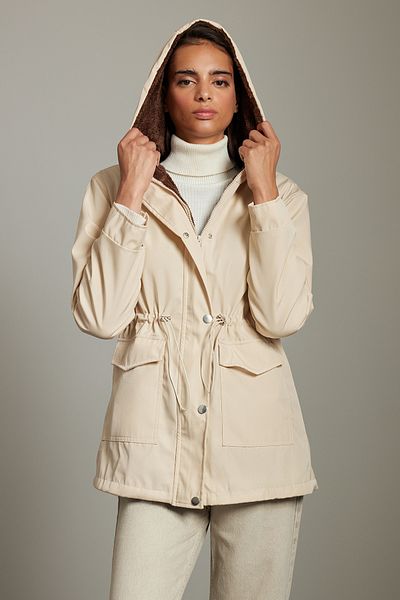 Trendyol Collection Ecru Furry Hooded Parka – wasserabweisend, reguläre Passform TWOAW21KB0065