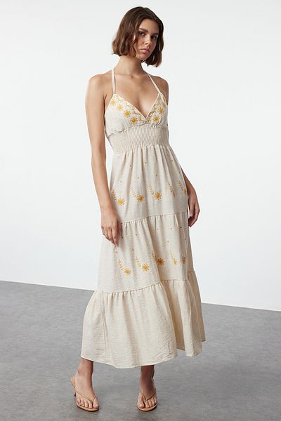 Trendyol Collection Φόρεμα με πέτρινη μέση με κέντημα λουλουδιών Gipeli Midi TWOSS24EL01116