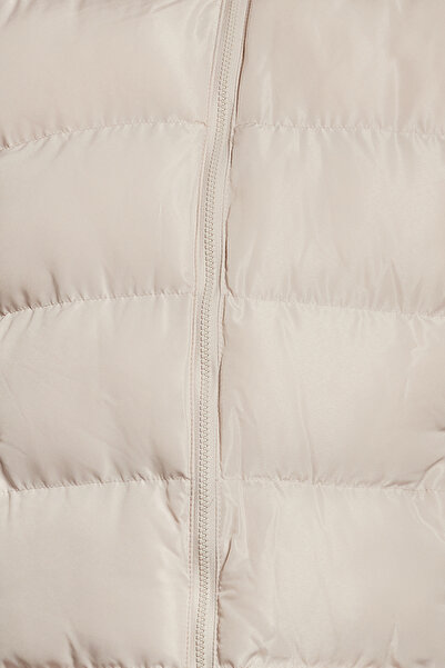 Trendyol Collection Oversize vodoodpudivá zimní bunda se stojáčkem, barva kamene Twoaw21Mo0045