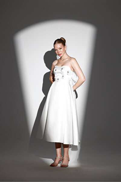 Tangül&Ali'S Moda Evi Λευκό Midi Monorail Φόρεμα