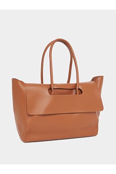 Styli حقيبة توت بغطاء وتفاصيل مقطوعة