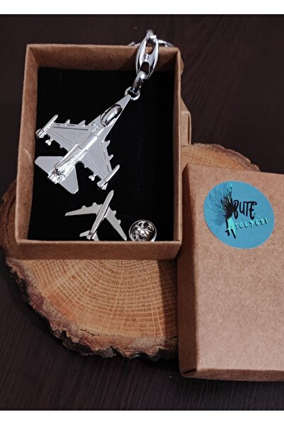 Butenin Atölyesi Uçak anahtarlık ve uçak rozeti kombini. 2'li set.