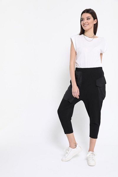 BEBE PLUS Pantaloni de damă cu buzunar cu parașuta cu picior săgetat
