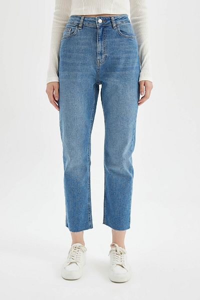 DeFacto Mary Vintage-Jeans mit hoher Taille, knöchellang, ausgeschnittenes Bein, gerade – C7367ax24au