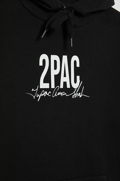 DeFacto Суитшърт с качулка и качулка с принт на Tupac Shakur - дебел и отзад B3008Ax23Wn